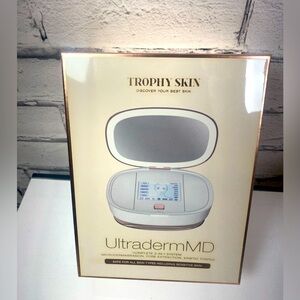 Trophy Skin Ultraderm MD Microdermabrasion, Pore Extraction, Skin Toning NEW!